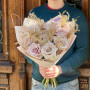 Romantic bouquet with sophisticated Quicksand roses «Beige Pearl»