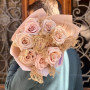 Romantic bouquet with sophisticated Quicksand roses «Beige Pearl»