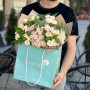 13 spray roses in a bouquet «Tea-rose»