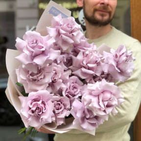 15 розгорнутих троянд Safi у букеті «Лавандова хмаринка»