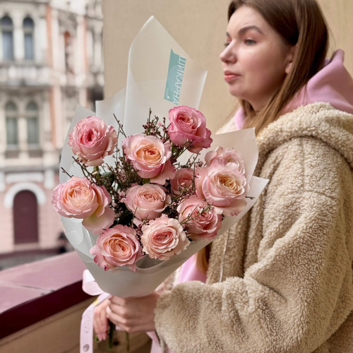 Delicate airy bouquet with exclusive Keira roses «Breakfast at Keira's»