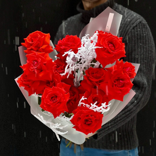 15 inverted roses in a bouquet «Winter bonfire»