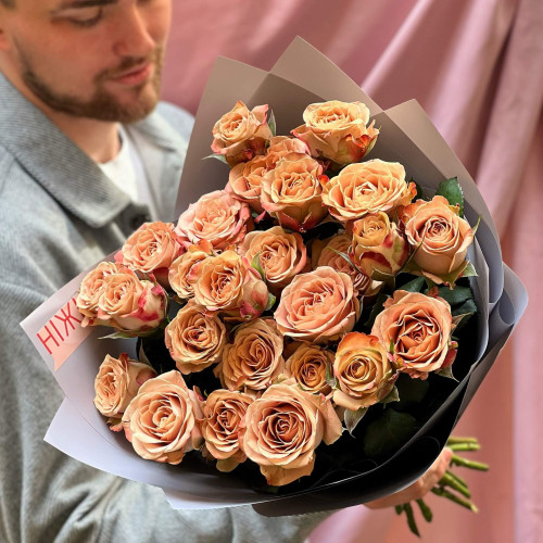 25 троянд капучіно у букеті «Квіткова кава»