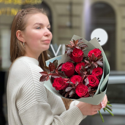 Букет з класичними трояндами Rhodos «Таємниці Родосу»