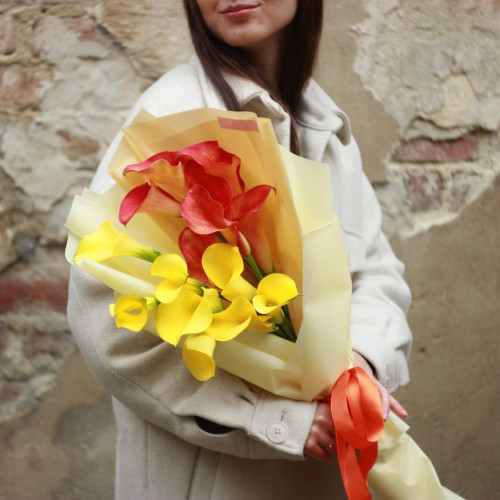 Мікс з 15 помаранчевих і жовтих кал