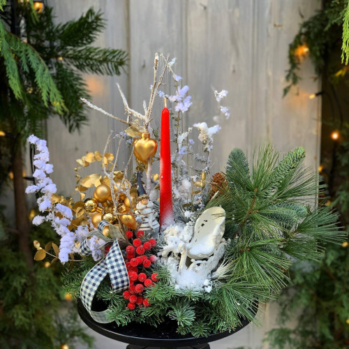 Різдвяна композиція «Санчата з подарунками»