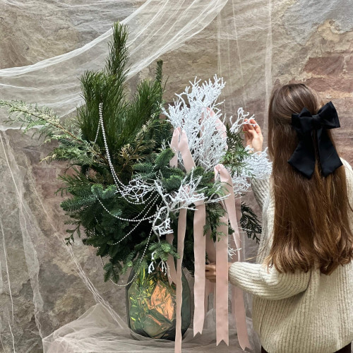 Інтер'єрна зимова композиція у вазі «Засніжена казка»