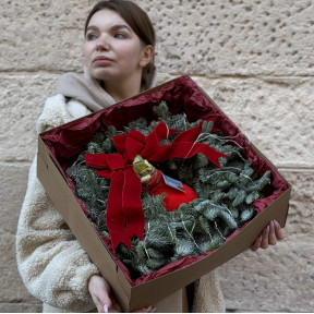 Різдвяний набір з віночка та амариліса червоного на підставочці «Святковий настрій»