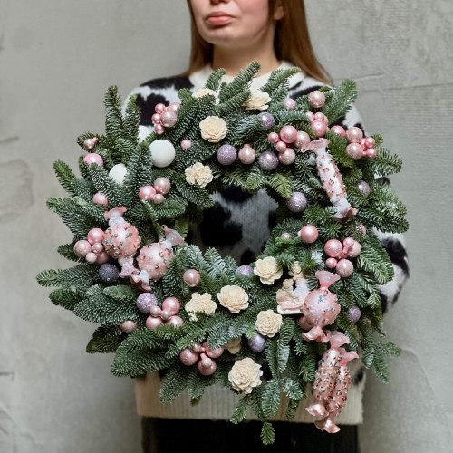 Святковий віночок «Полуничний марципан»