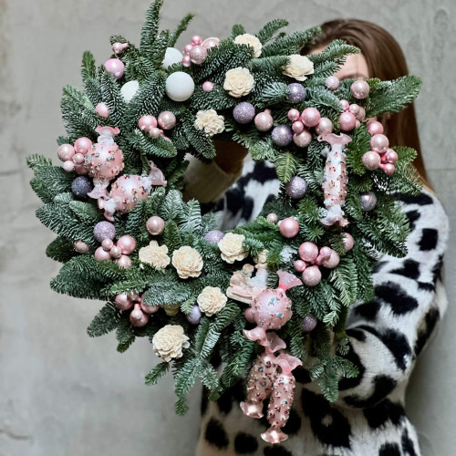 Святковий віночок «Полуничний марципан»