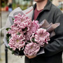 7 chrysanthemums in a bouquet «Lilac pollen»