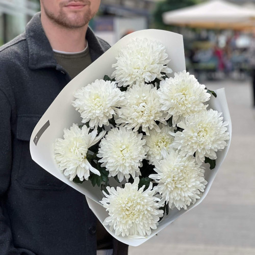 11 хризантем Antonov у букеті «Біла примха»