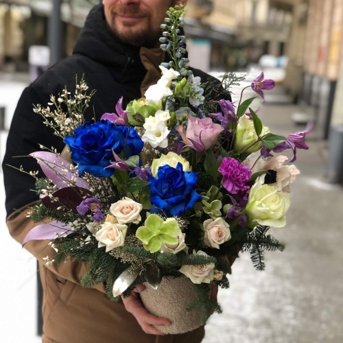 Ніжна зимова композиція «Сапфірова сніжинка»