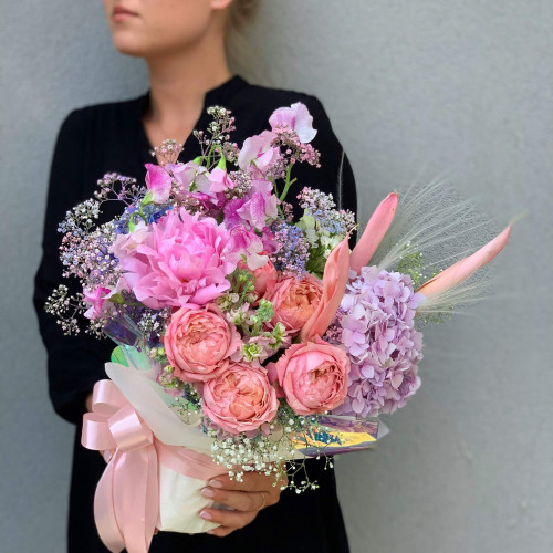 Квіткова композиція «Мрійливий метелик»