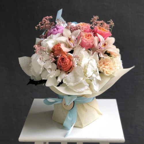 Flower arrangement "Pearl"