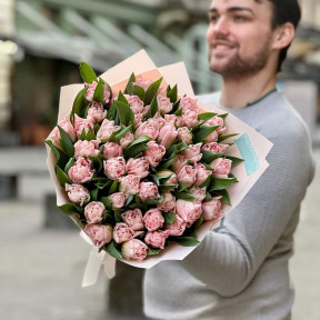 51 преміальний тюльпан сорту Dreamer у букеті «Закохана мрія»