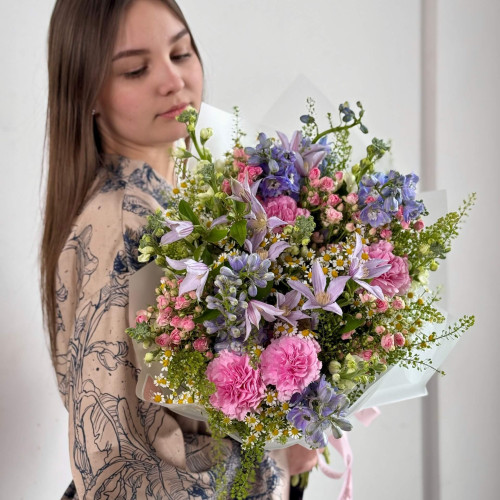 Розкішний польовий букет у відтінках картини Марка Шагала «Закохані»