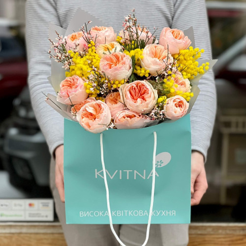 Exquisite bouquet of Juliet premium peony roses and fragrant spring flowers «Beloved Sun»