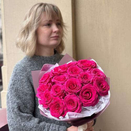 15 яскравих троянд сорту Full Monty у букеті «Малинове парфе»