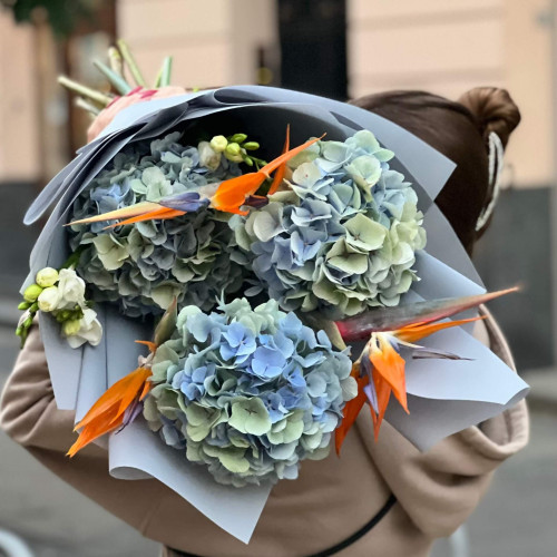 Екзотичний букет зі стреліціями «Карибські пригоди»