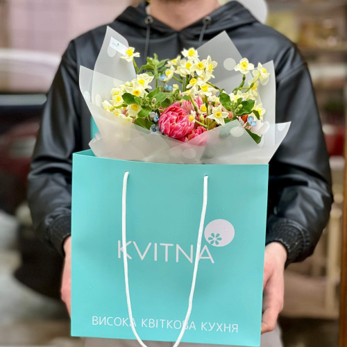 Delicate spring bouquet of daffodils, tulips and oxypetalum «Fragrant field»