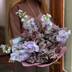 Цікавий букет з тюльпанами Vip Roses «Містична ніч»