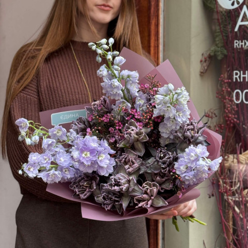 Цікавий букет з тюльпанами Vip Roses «Містична ніч»