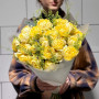 5 веток кустовой розы Julieta Limoncella в букете «Спелые лимончики»