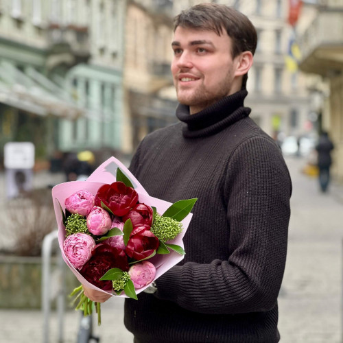 9 півоній у букеті «Солодке мерло»