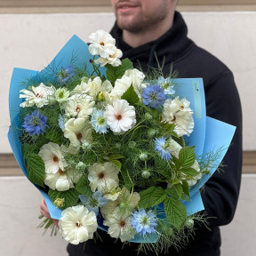 Light spring bouquet «Heavenly field»