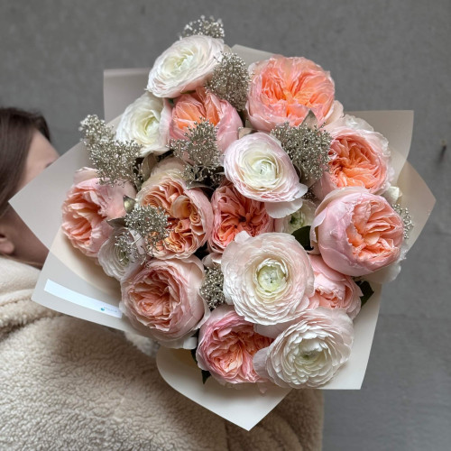 Вишуканий букет з ранункулюсами та піоновидною трояндою Juliet «Золоті переливи»