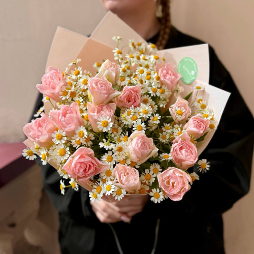 Букетик з тюльпанів та танацетуму «Милий романтичний»