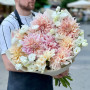 Fantastic duo bouquet with Cafe Au Lait dahlia and white eustoma «Caramel Stars»