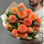 Яркий букет с георгинами «Сладкие апельсины»