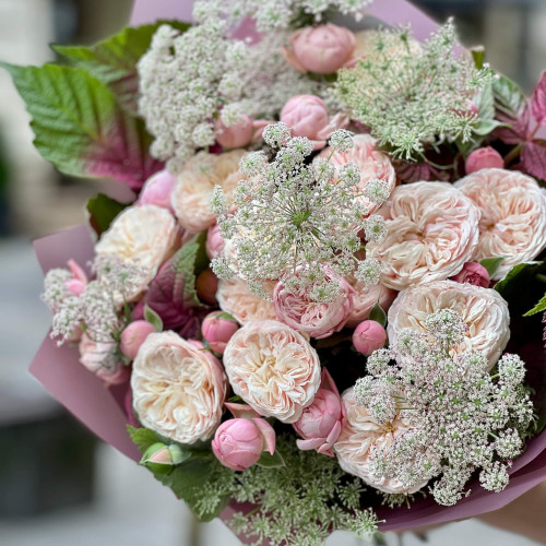5 branches of spray peony roses in a bouquet «Strawberry macaron»