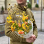 Bouquet of tulips and daffodils «Bright Sunshine»