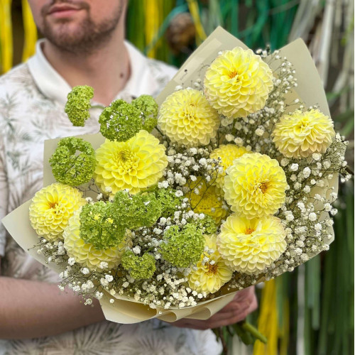 Light cheerful bouquet «Field Sun»