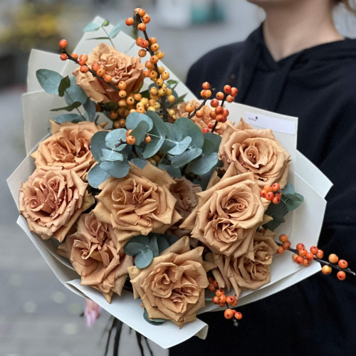 Caramel bouquet with Toffee peony roses «Banoffee Pie»