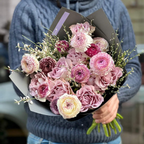 Pastel bouquet of ranunculi and roses «Lilac dream»