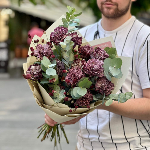 Magical bouquet with dianthus and eucalyptus «Galician Charms»