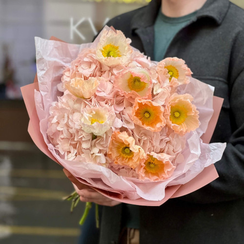 Розкішний букет з гортензіями та маками «Ніжний сад»