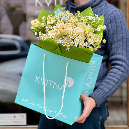 Light field bouquet with daisies «Summer rain»