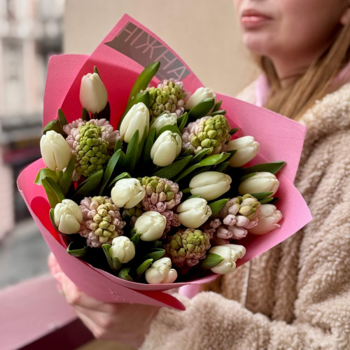 Дуо букет з тюльпанів та гіацинтів «Ніжні сніжинки»