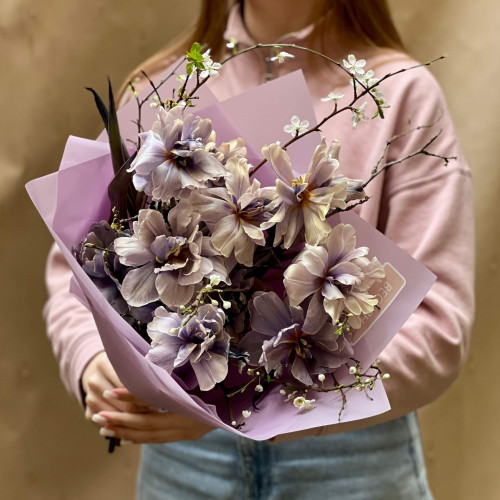 Цікавий букет з тюльпанів Vip Roses «Незвичні очі»