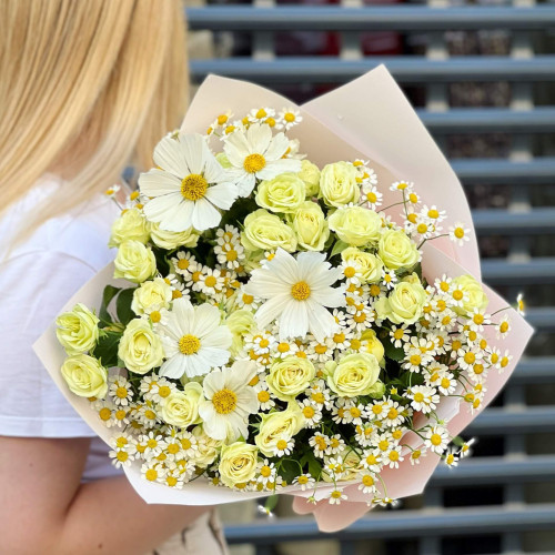 Букет «Літаючі пелюсточки»