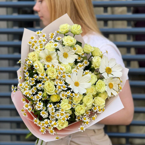 Букет «Літаючі пелюсточки»