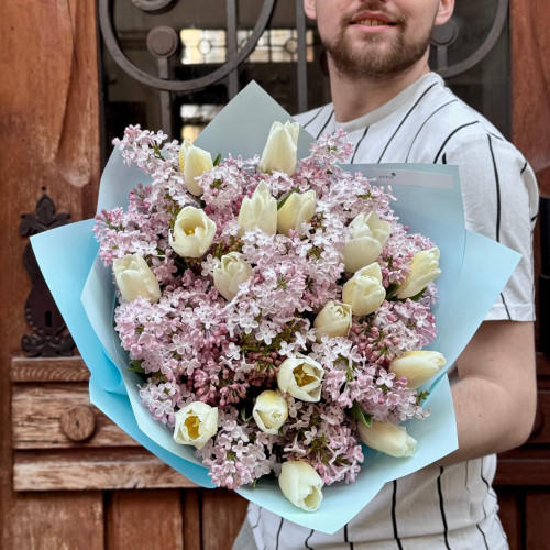Ароматний букет з бузком та тюльпанами «Парфуми небес»