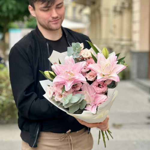 Ароматний букет з преміальними ліліями «Пахуча розкіш»