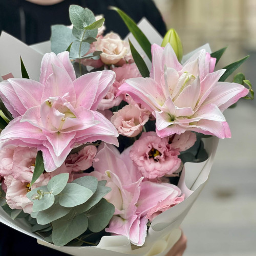 Ароматний букет з преміальними ліліями «Пахуча розкіш»