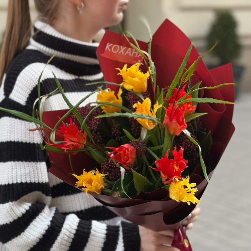 Bright bouquet of French tulips «Amazing moment»